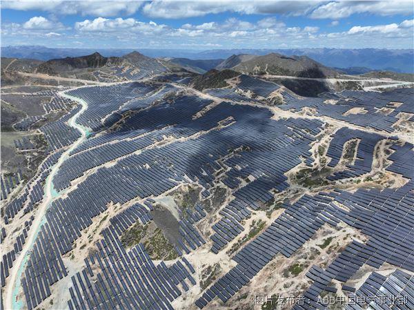 ABB推出适用于太阳能和储能系统的高效电能转换解决方案